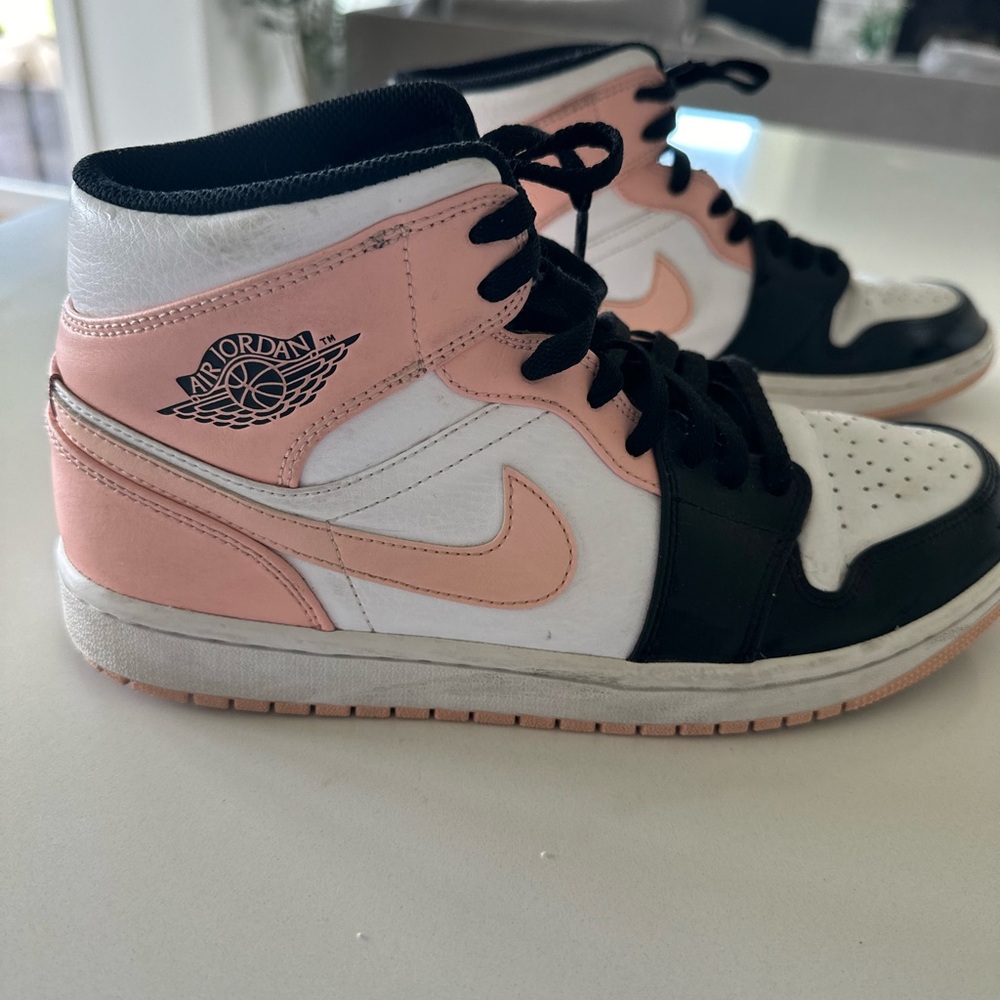 Air Jordan 1 High. Size 8.5. Gently Used.